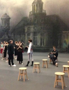 Nos tabourets ronds se mettent en scène à l'opéra de Paris